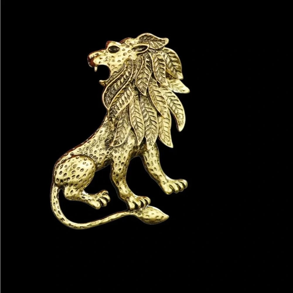 Crystal Rhinestone Lion Suit Lapel Pin Badge for Men Accessories Jewelry